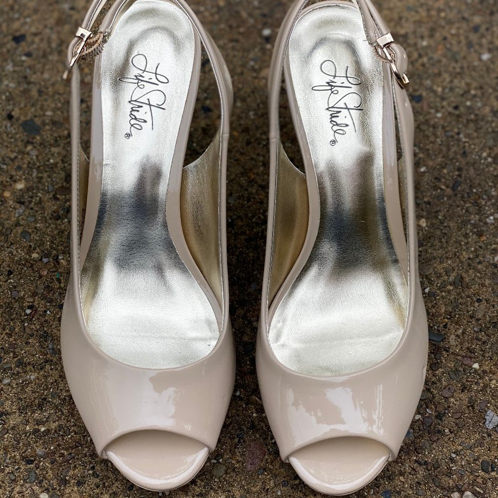 LIFE STRIDE Beige Heels 💛